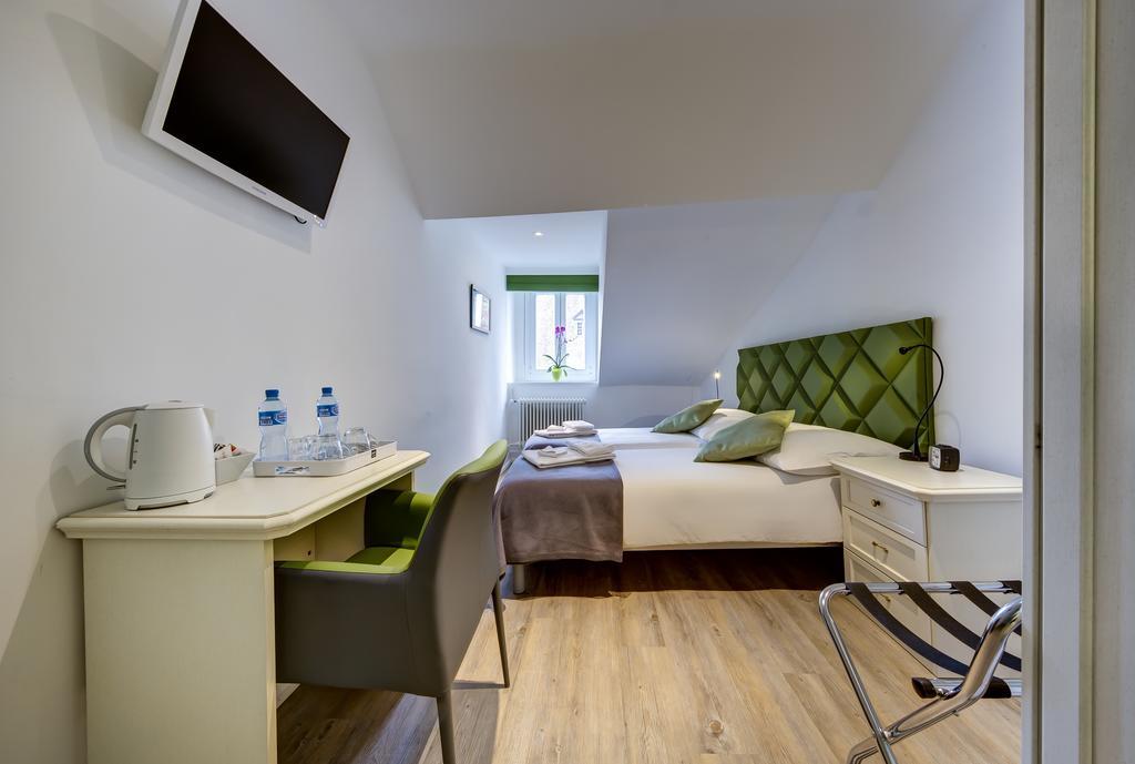 Hotel Du Raisin โลซาน ภายนอก รูปภาพ